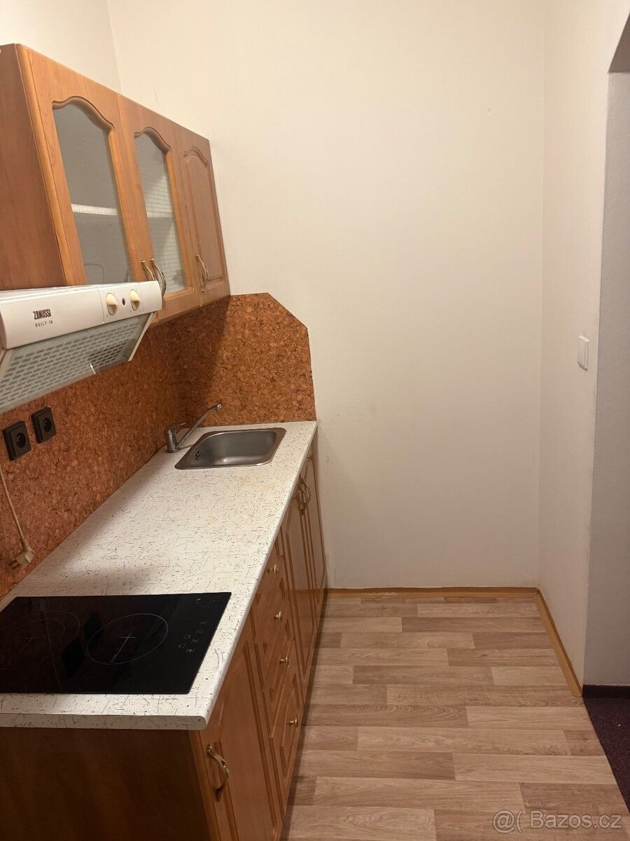 Pronájem byt - Jinočany, 252 25