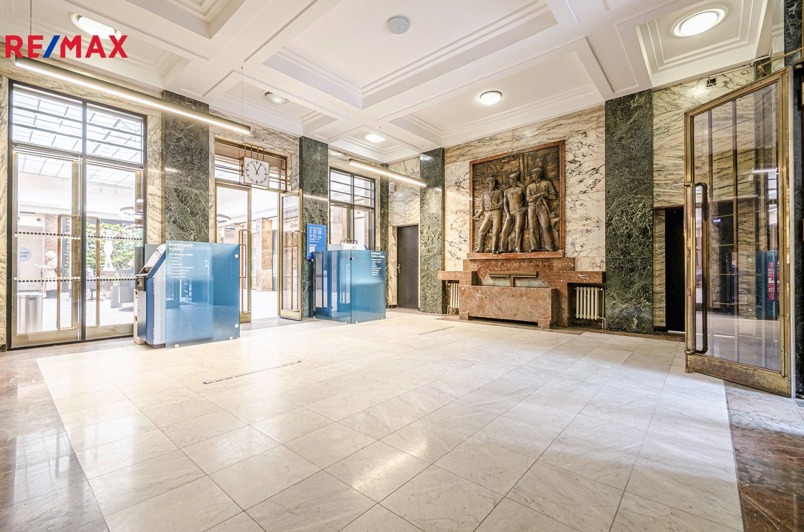 Pronájem kancelář - Mírové náměstí, Louny, 31 m²