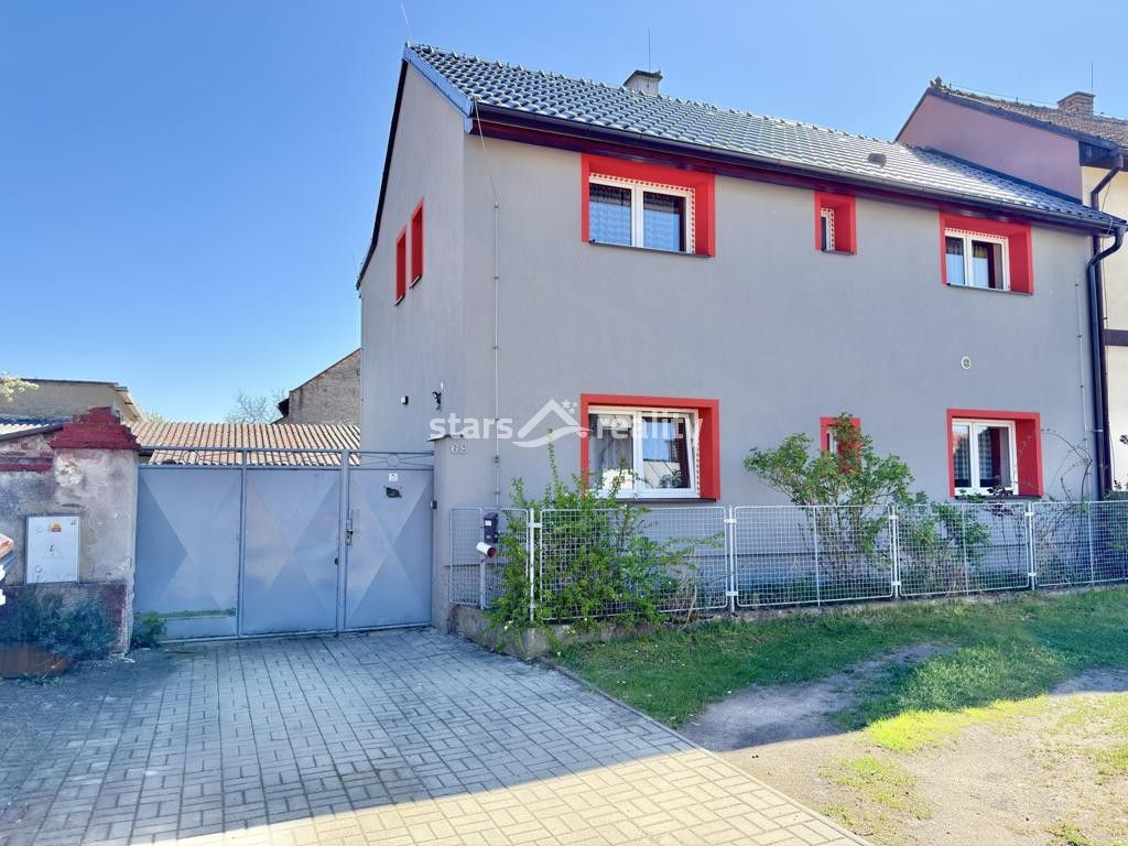 Rodinné domy, Kozomín, 179 m² - 1