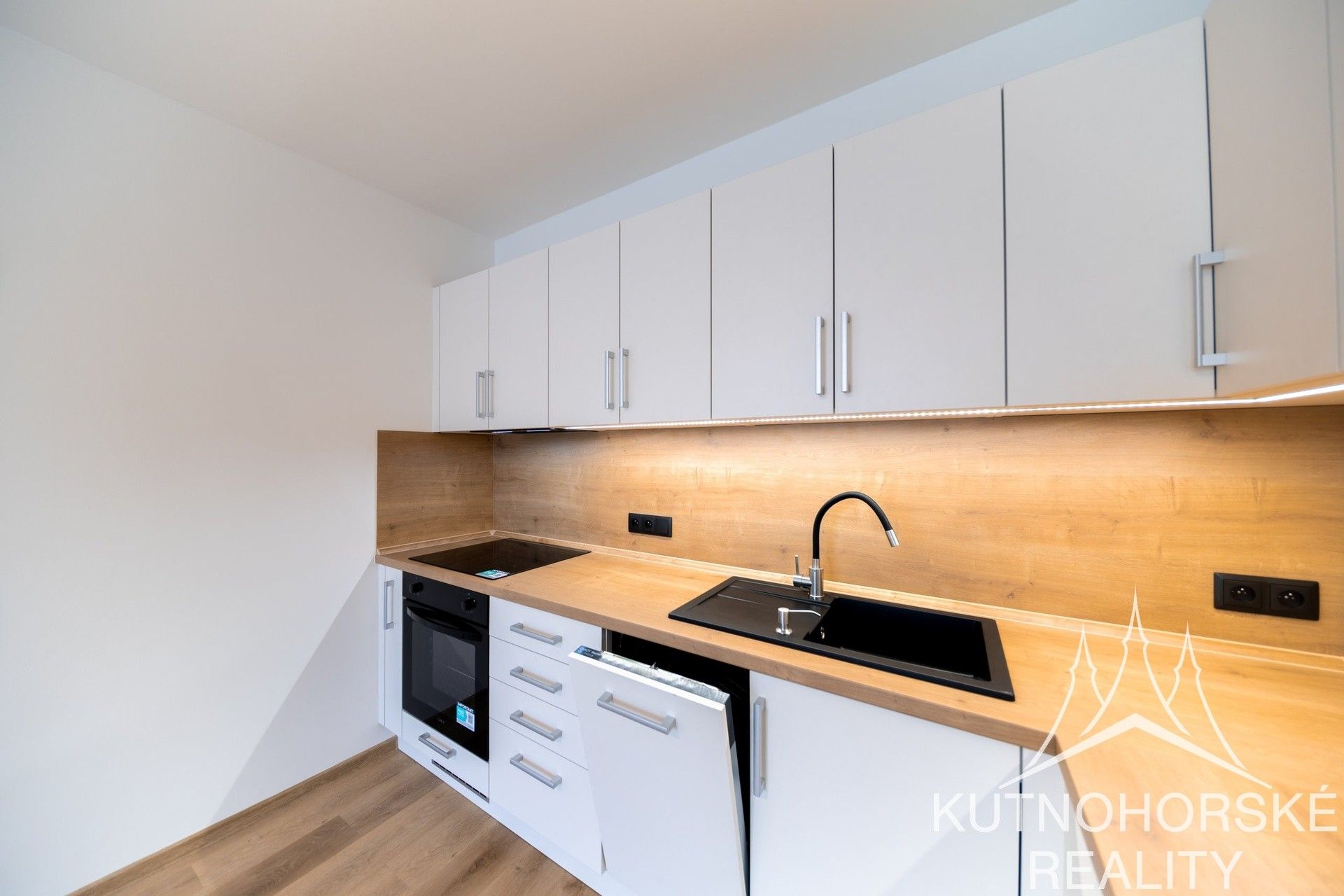Prodej byt 2+kk - Spojovací, Praha, 40 m² - 5