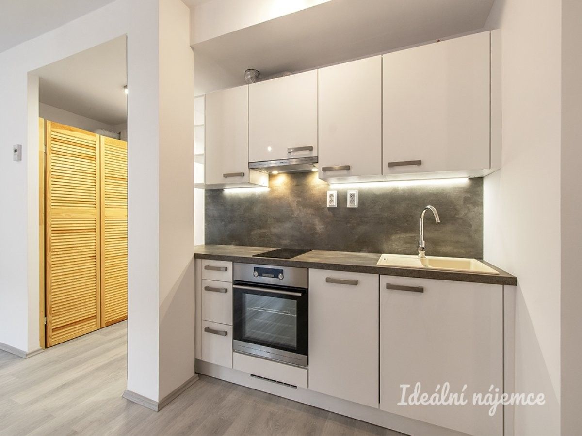 Byt 2+kk · 45 m² · Chelčického, Praha - 3