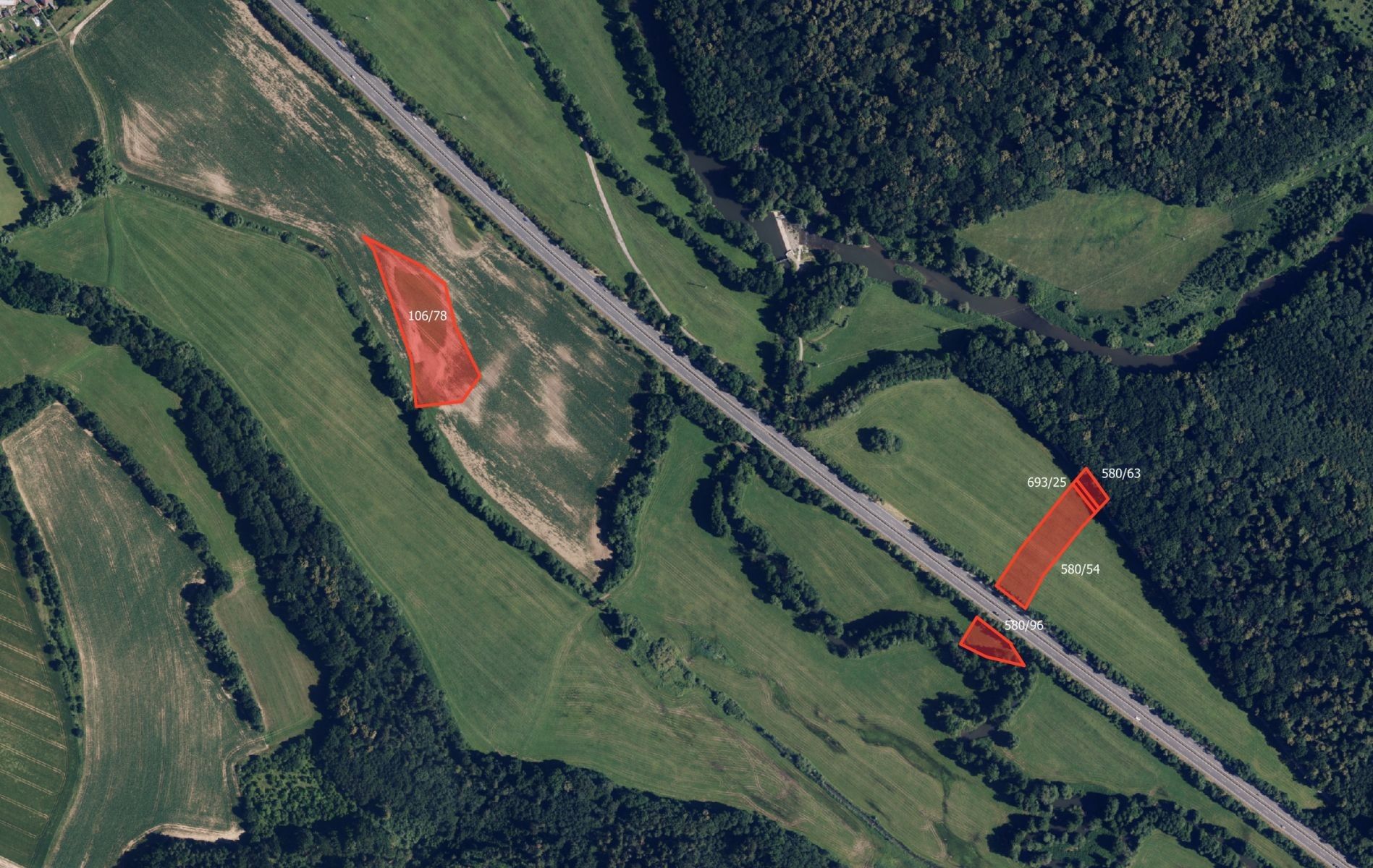 Louka, 3 872 m²