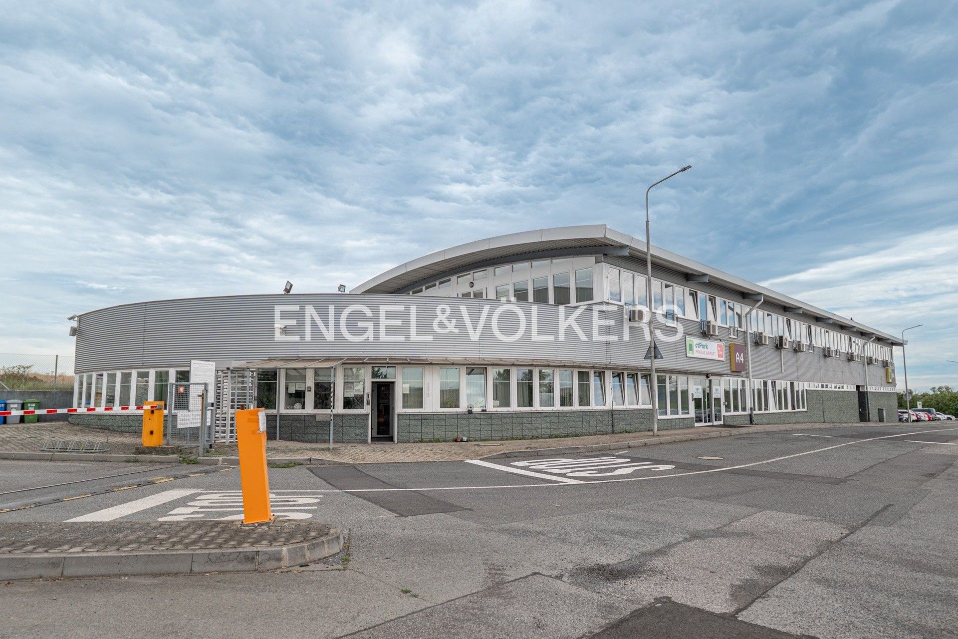 Sklady, U Zbrojnice, Kněževes, 4 m²