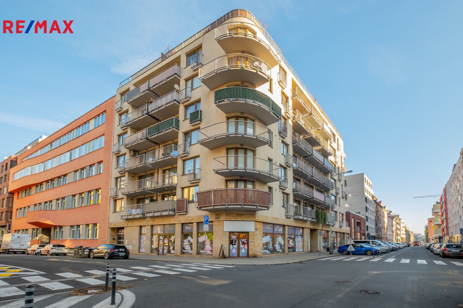 2+kk, Drahobejlova, Praha, 52 m²