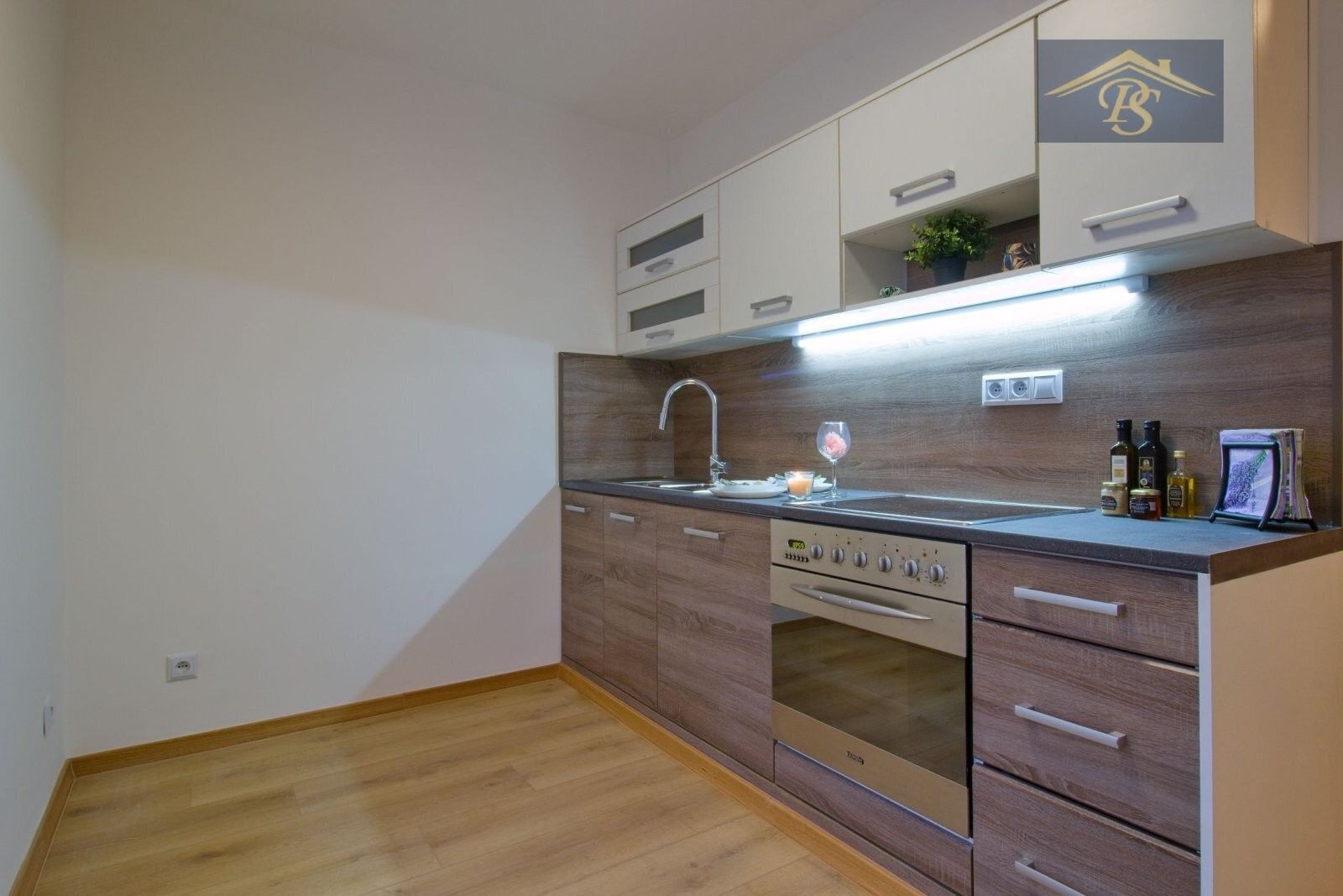 1+1, U Nadjezdu, Lovosice, 31 m²