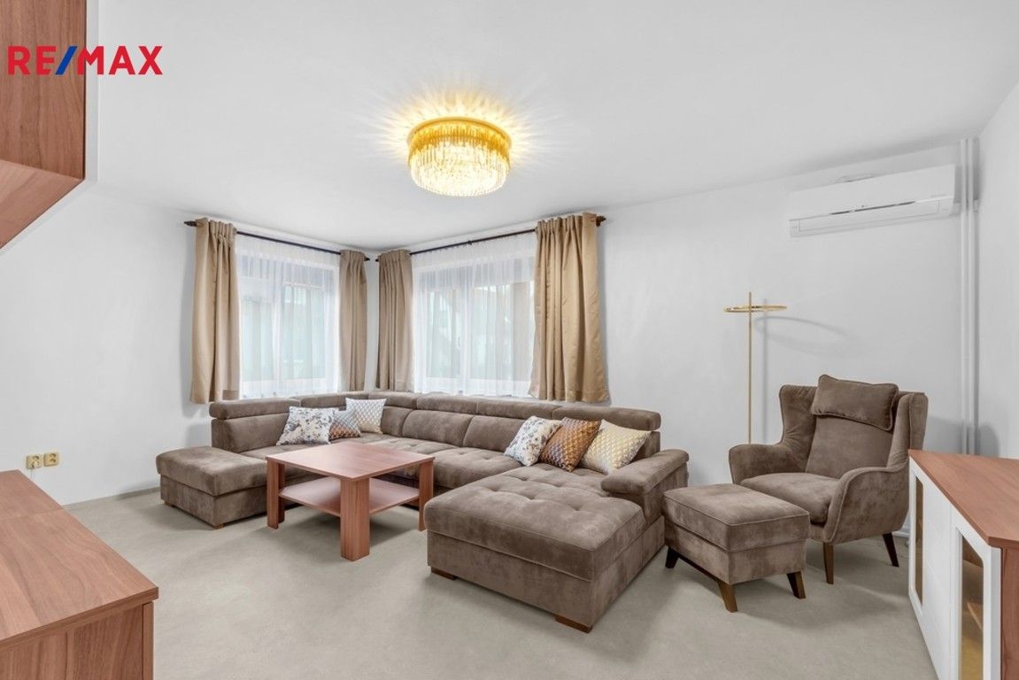 Prodej rodinný dům - Husova 587, Smiřice, 250 m²