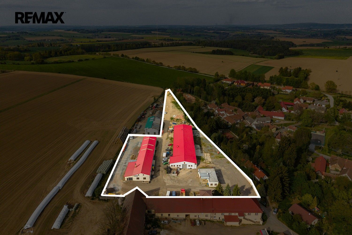 Sklady, Buřenice, okres Pelhřimov, Kraj Vysočina, 2 100 m² - 1