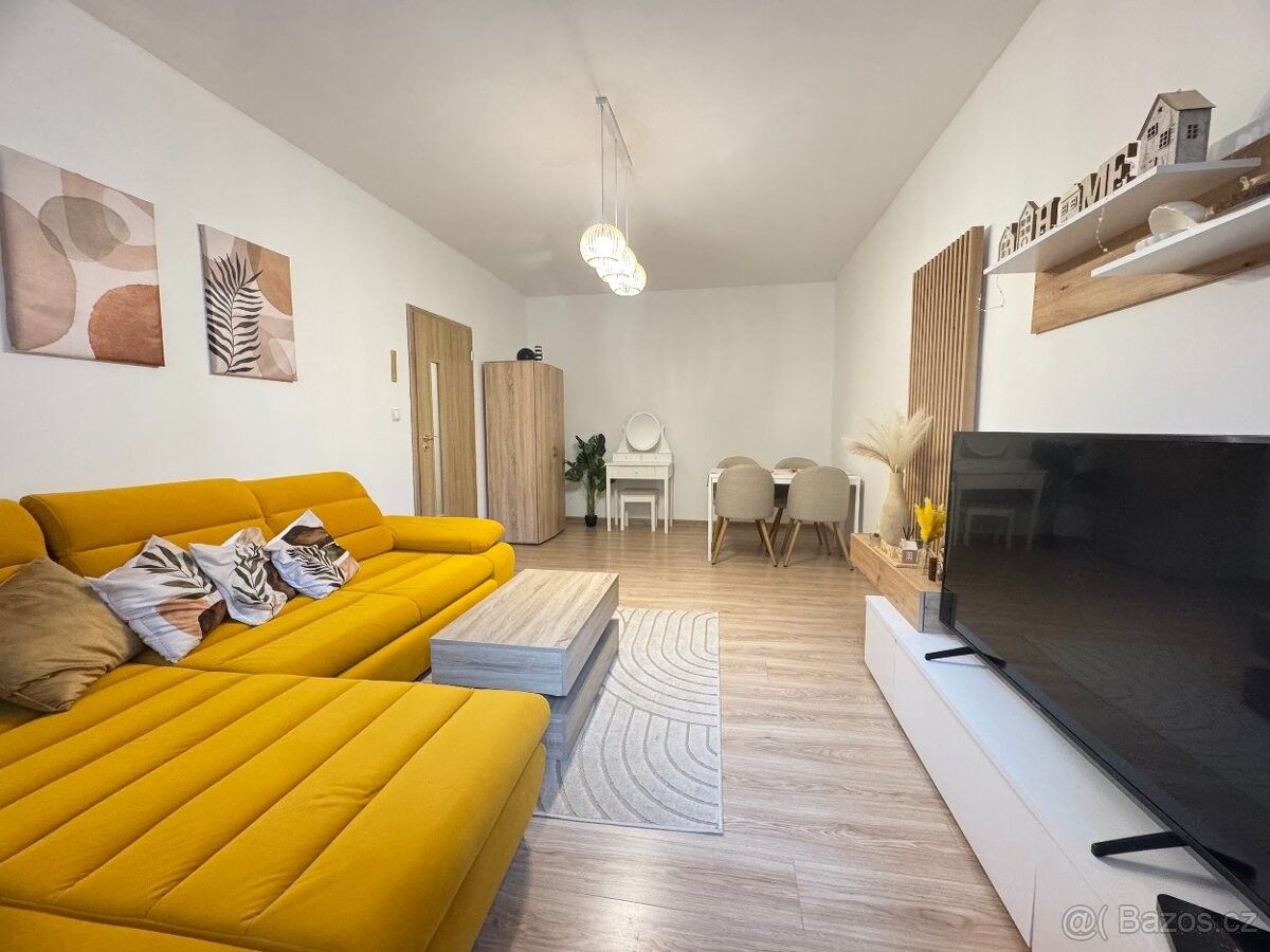 Prodej byt - Otrokovice, 765 02