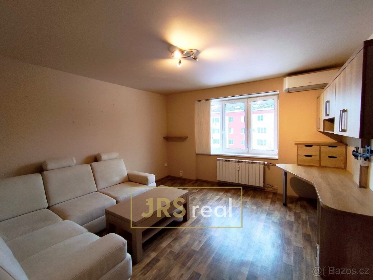 Pronájem byt - Hodonín, 695 01