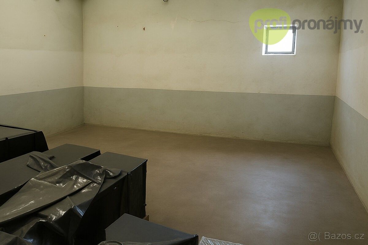 Sklady, Ostrava, 702 00