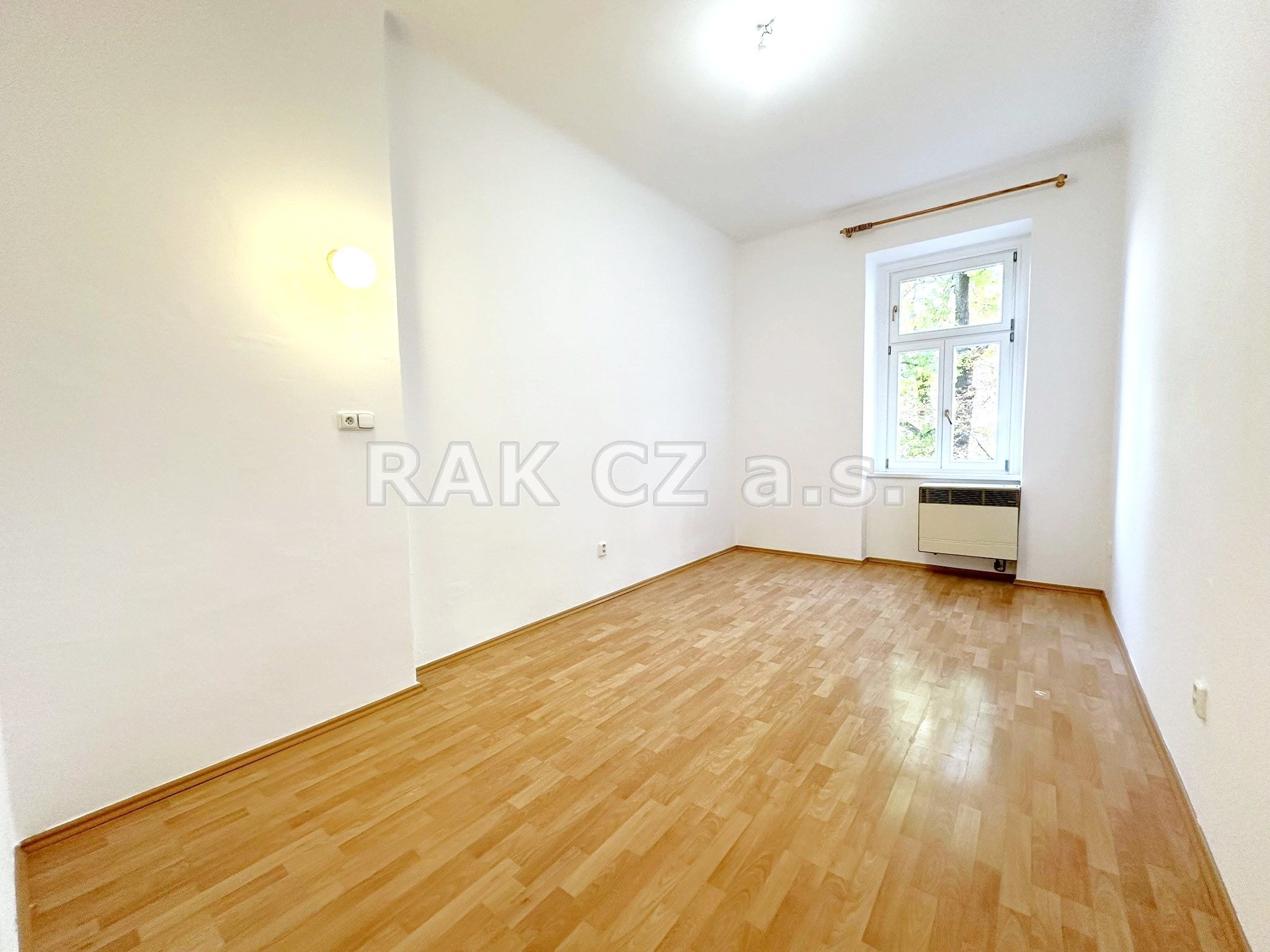 3+kk, Slezská, Praha, 73 m²