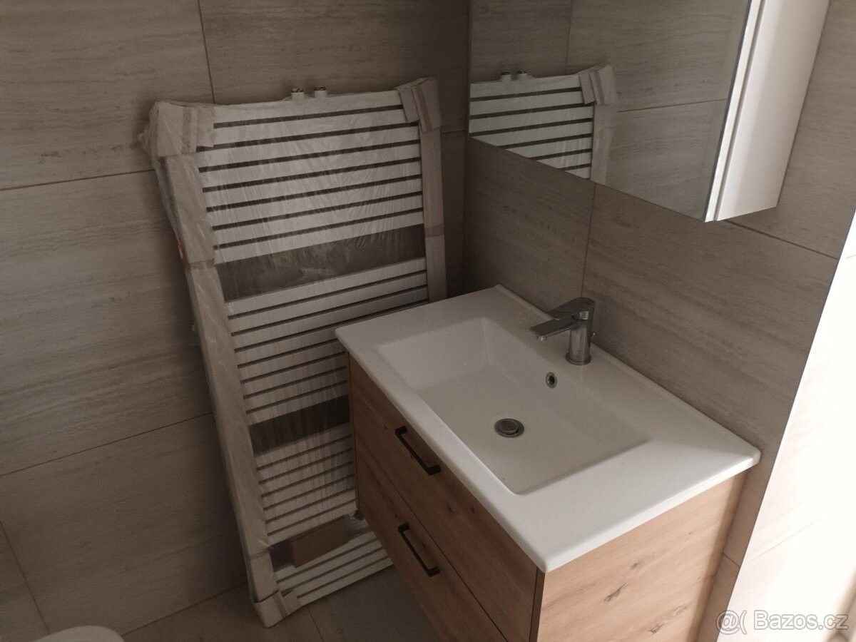 Pronájem byt - Deštná, 679 61