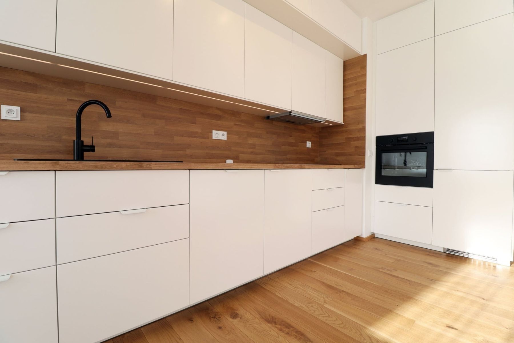 Pronájem byt 2+kk - Sokolova, Praha - Karlín, 55 m² - 2