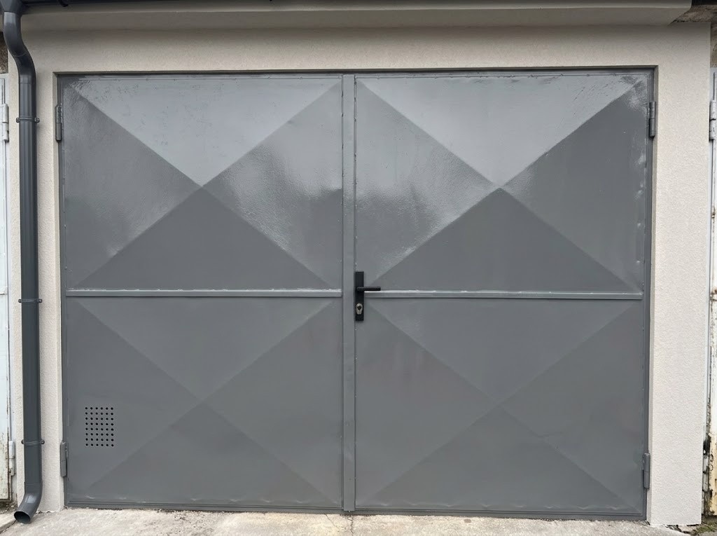 Garáž · 16 m² · Hradec Králové, 500 03 - 4