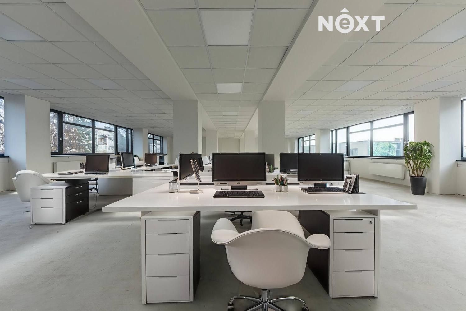 Pronájem kancelář - Průběžná 2397, Praha, 375 m²