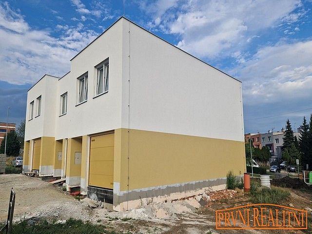 Rodinné domy, Třešňová, Uherský Brod, okres Uherské Hradiště, 128 m² - 2