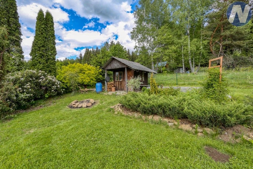 Zahrady, Lenora, 384 42