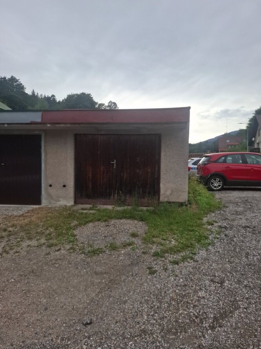 Garáže, Mladé Buky, 542 23 - 2