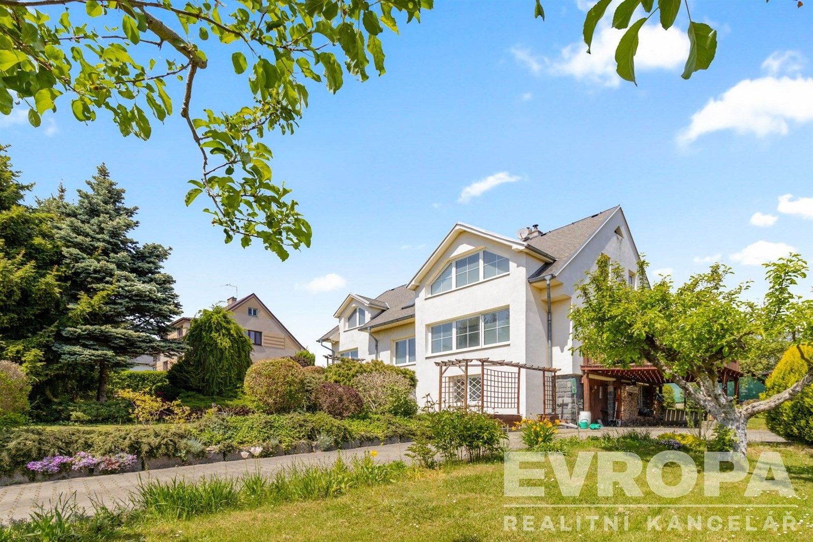 Rodinné domy, Na Vyhlídce, Kamenice, 380 m²