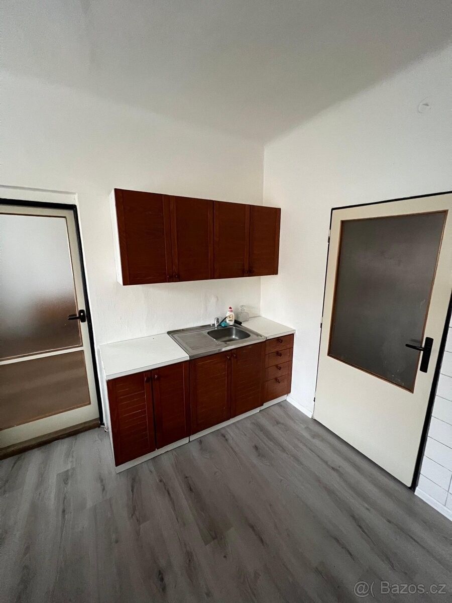 Pronájem rodinný dům - Pardubice, 530 03