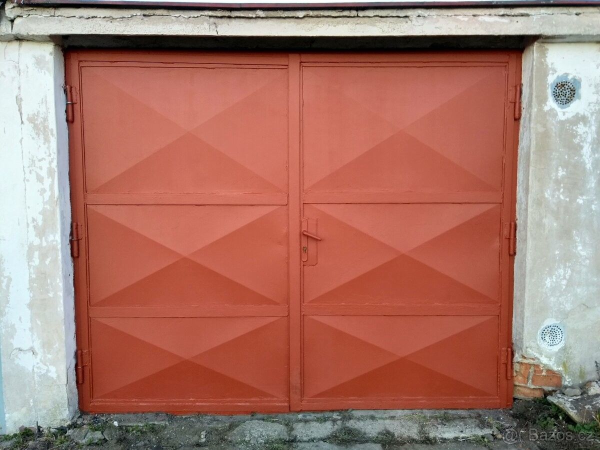 Garáže, České Budějovice, 370 01