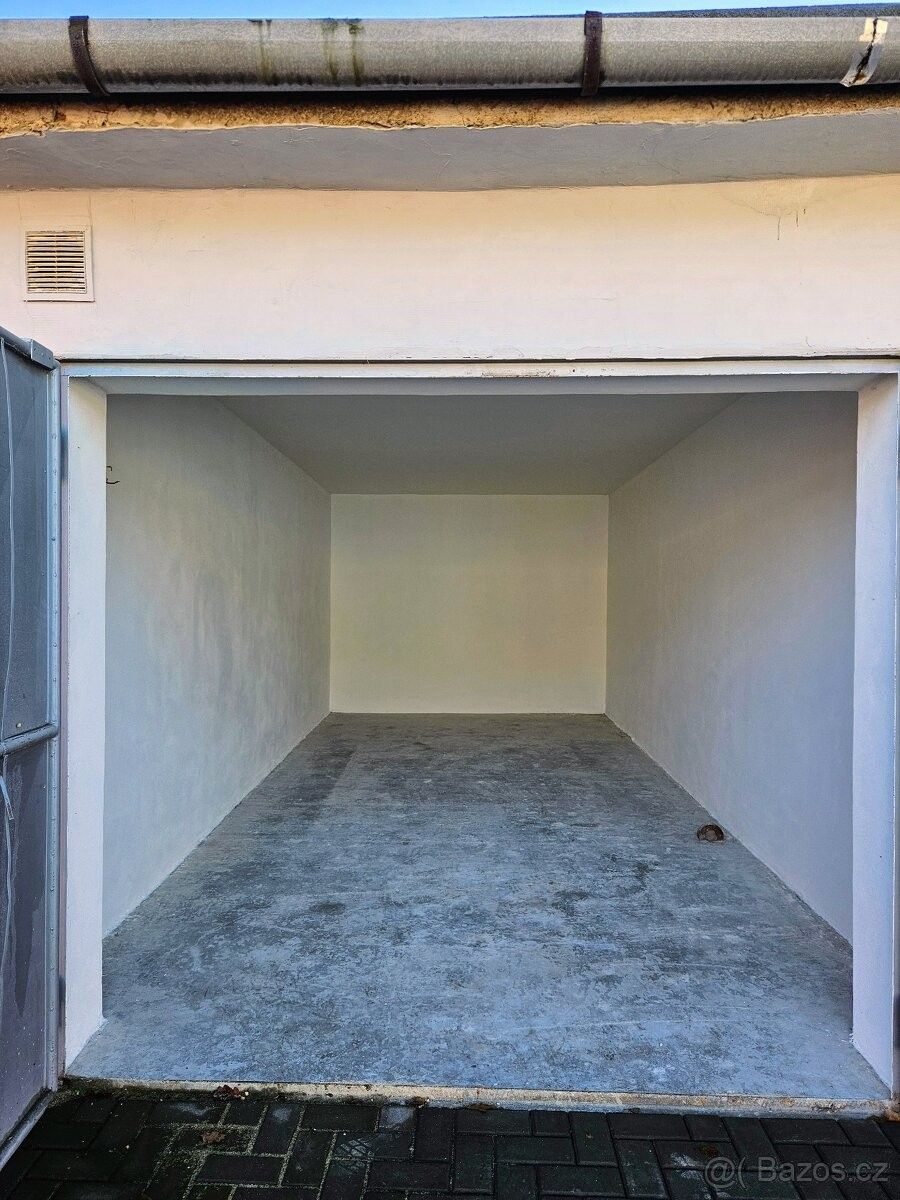 Garáže, Ostrava, 709 00