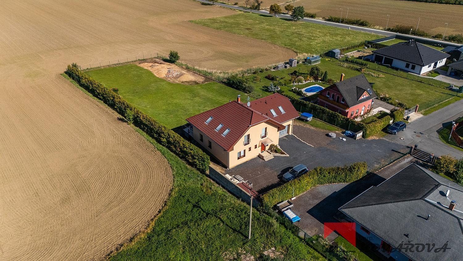 Prodej rodinný dům - Újezd, okres Beroun, 346 m² - 5