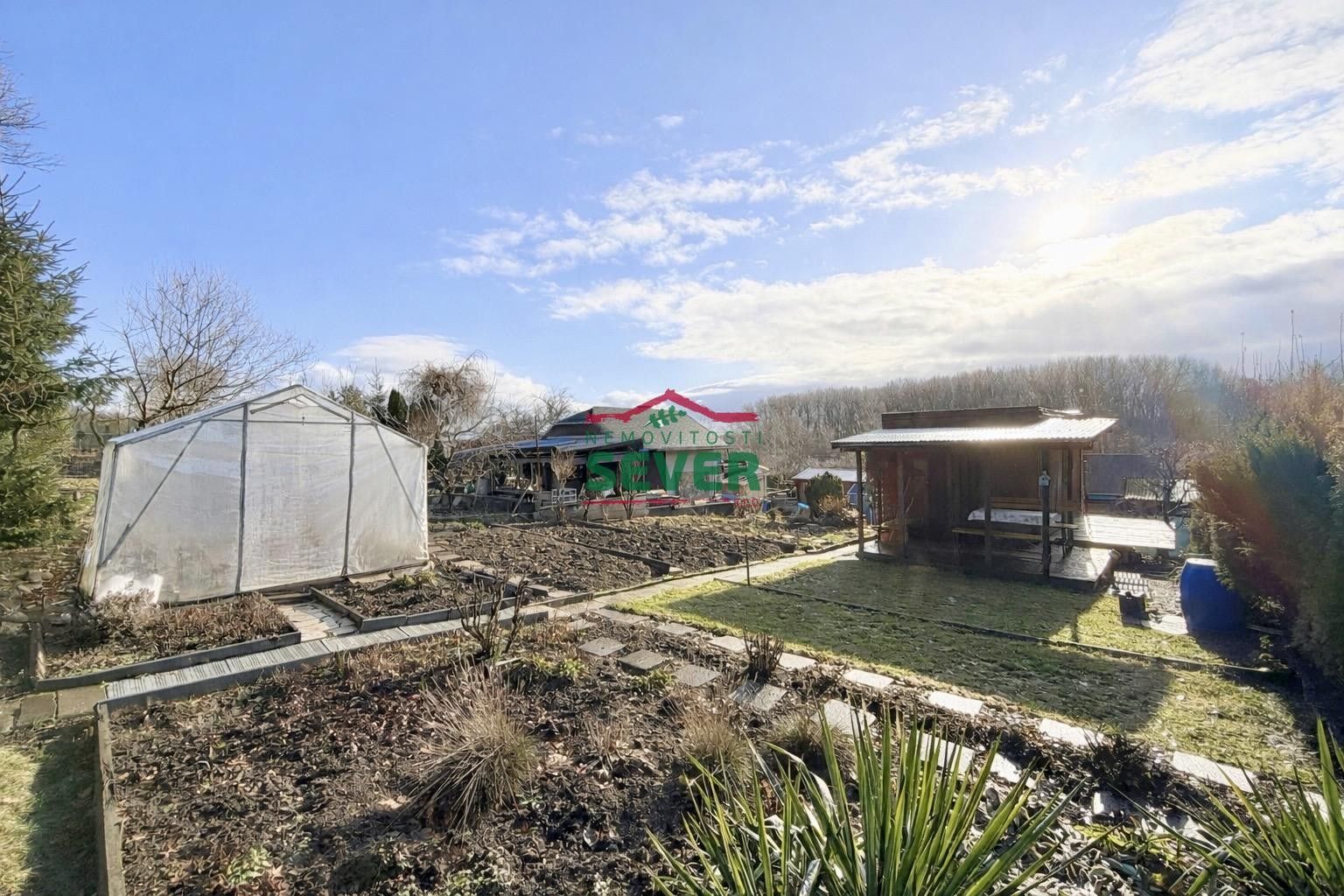 Zahrady, Chomutov, 340 m²