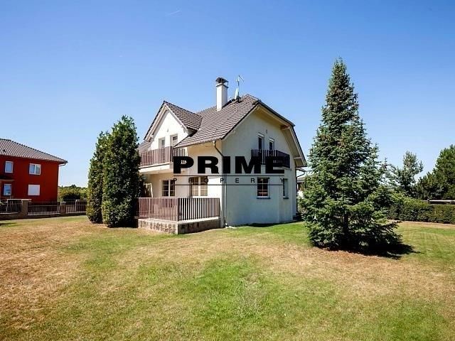 Rodinný dům · 300 m² · Pod Valem II. 880, Průhonice - 1