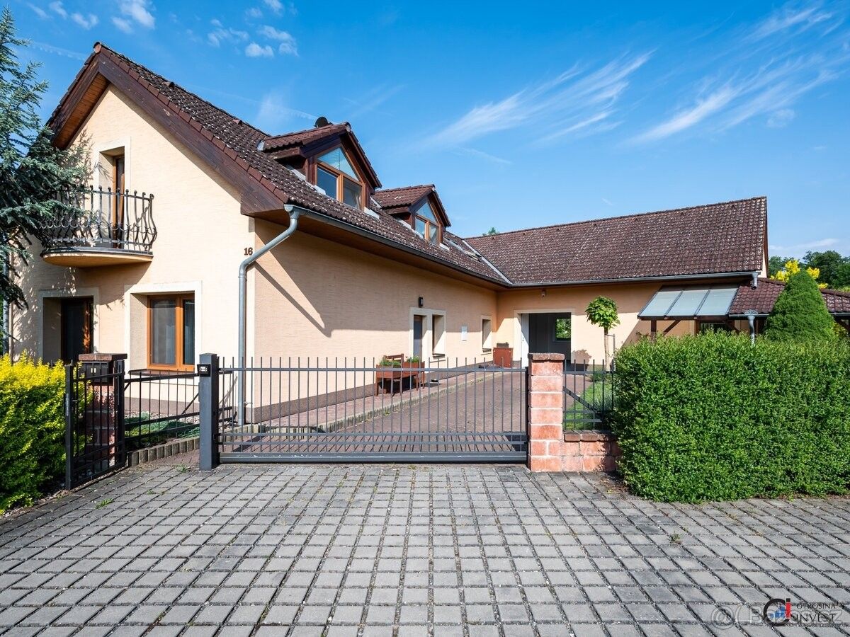 Prodej dům - Hrochův Týnec, 538 62, 1 348 m²