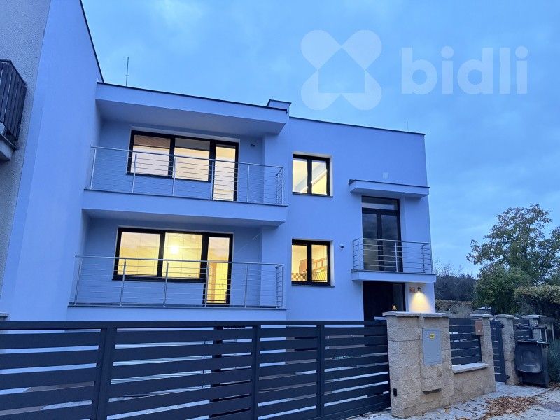 Byt 4+1, 100 m²