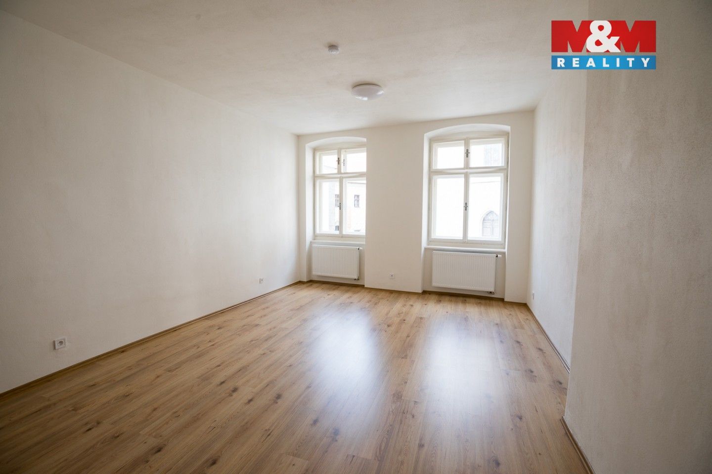 Pronájem byt 1+kk - nám. Míru, Jindřichův Hradec, 30 m²