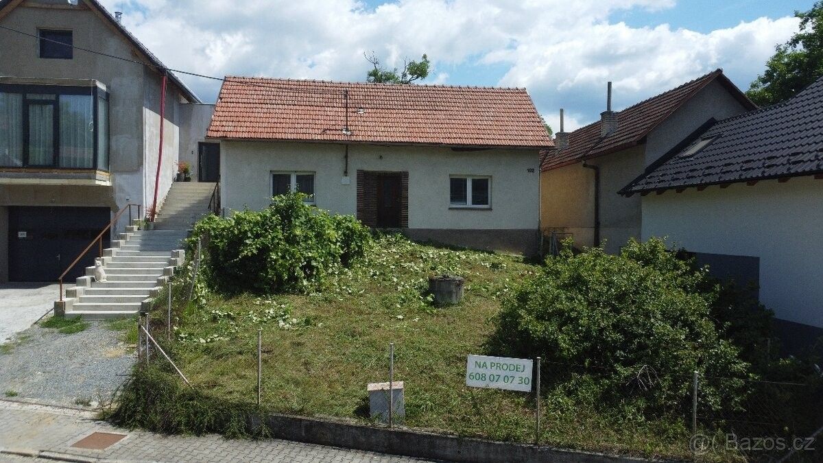 Rodinné domy, Březůvky, 763 45 - 2
