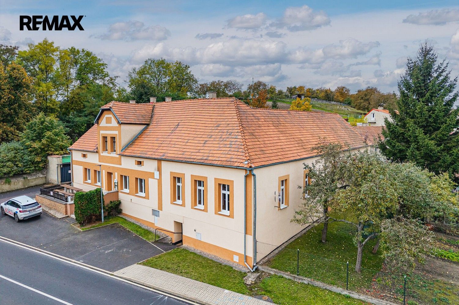 Restaurace, Zbrašín - Senkov, okres Louny, Ústecký kraj, 670 m² - 1