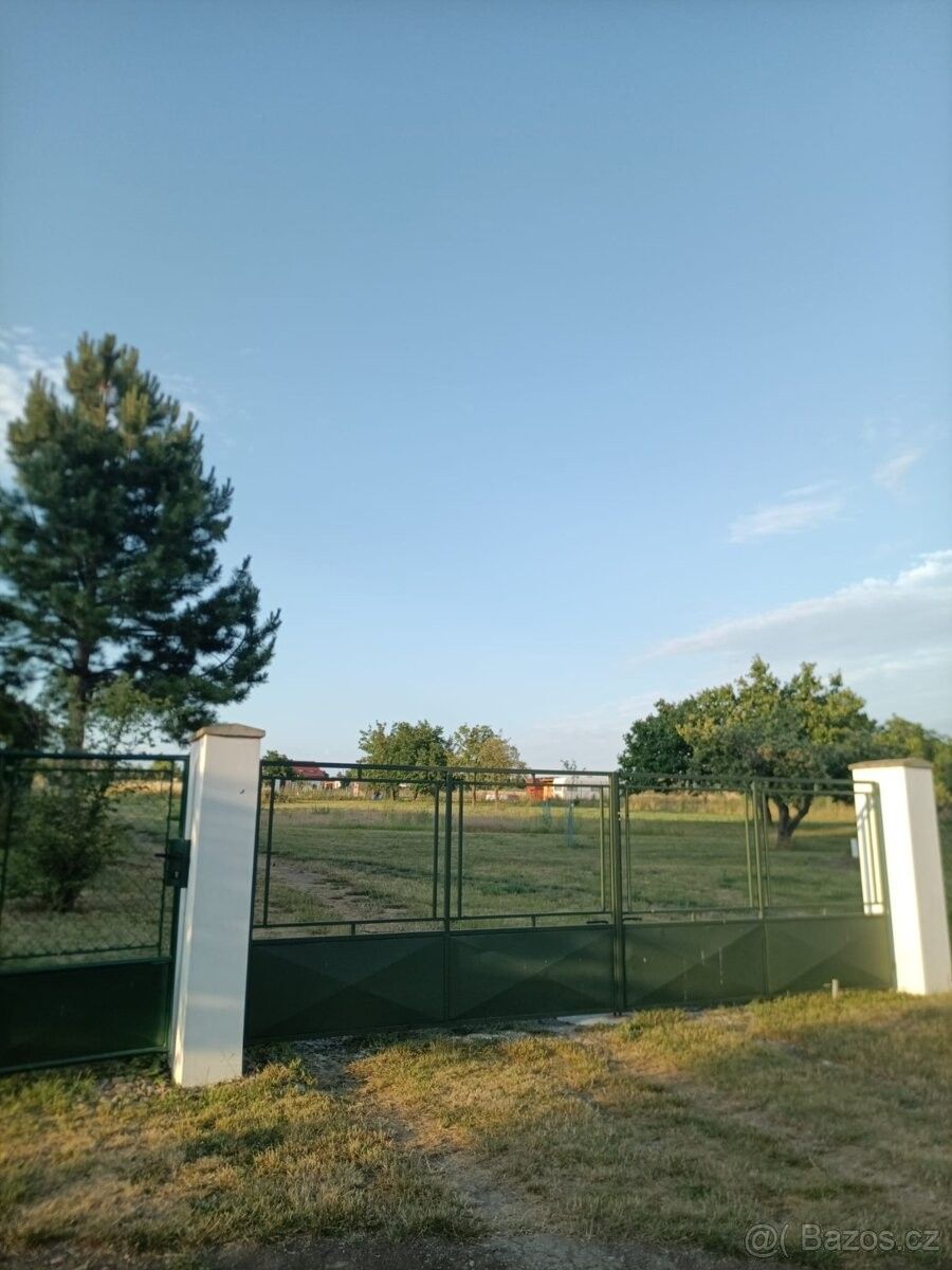 Zahrady, Třebívlice, 411 15, 3 000 m²