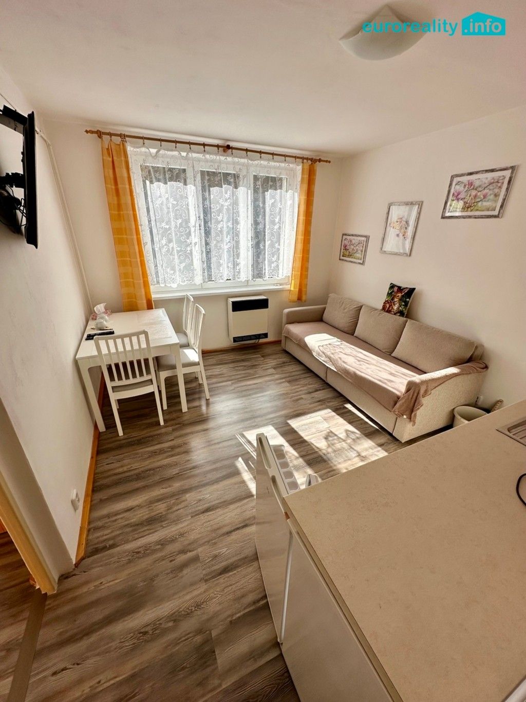 Pronájem byt 1+1 - Sportovní, Loket, 35 m²