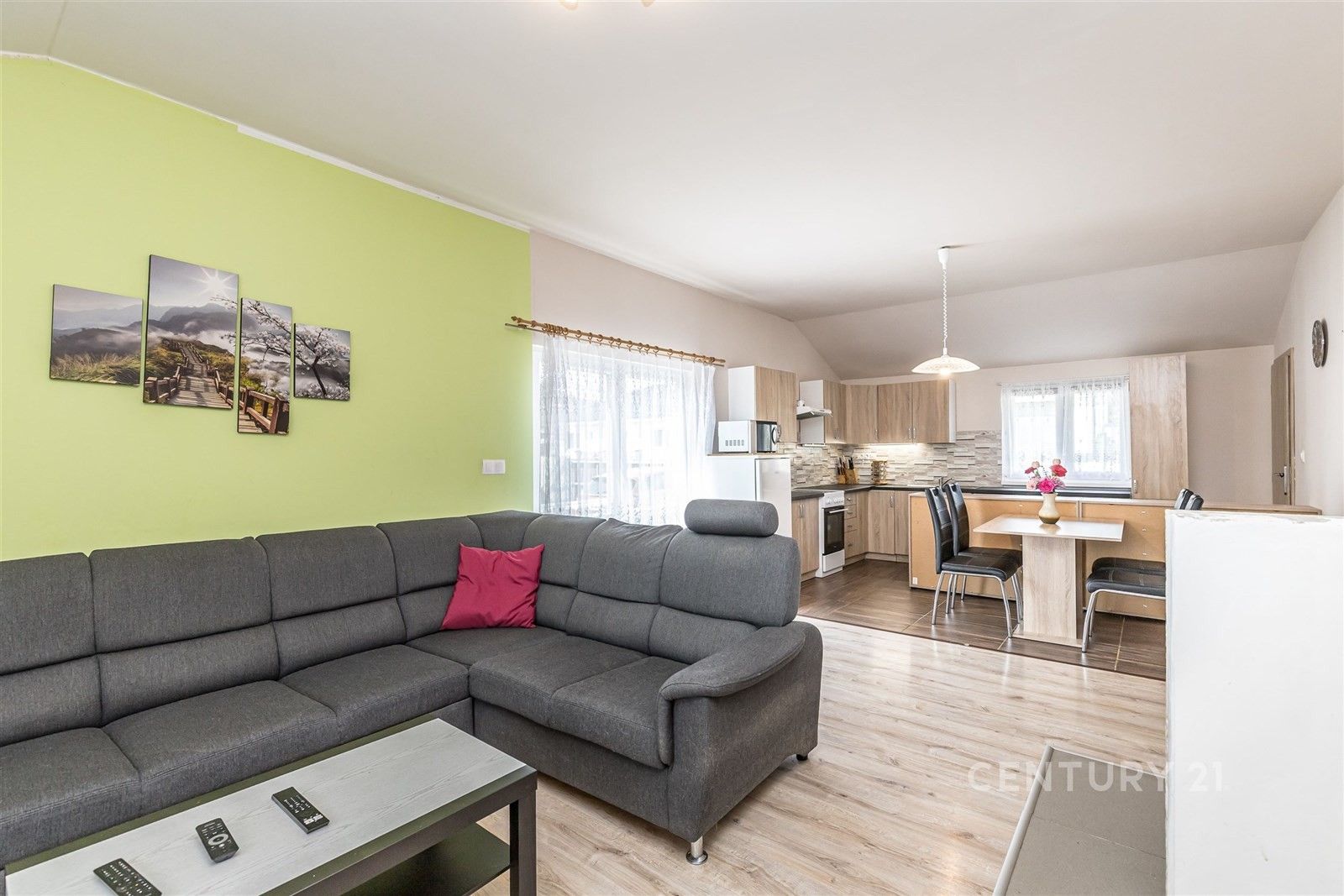 4+kk, Křižatky, Králův Dvůr, 103 m²