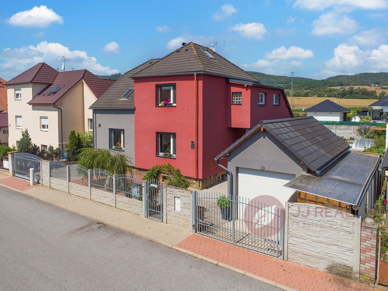 Rodinné domy, Zdice, okres Beroun, Středočeský kraj, 220 m² - 1