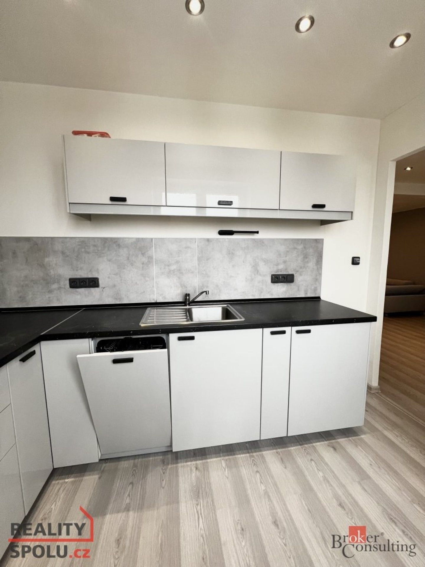 Pronájem byt 2+1 - Marie Majerové, Ostrava, 53 m²