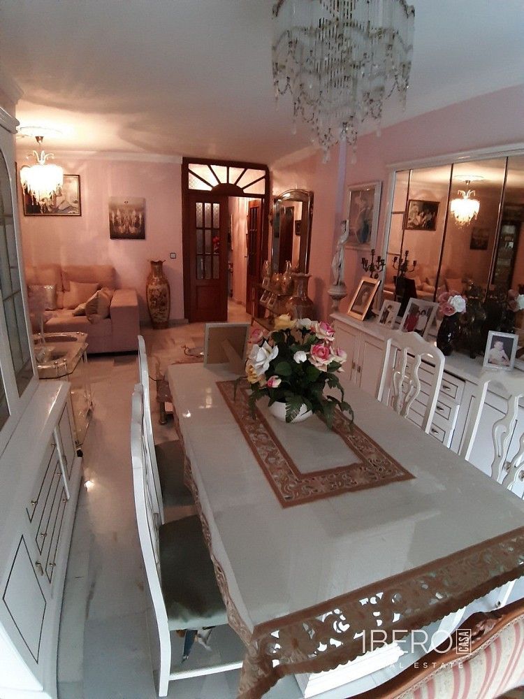 Rodinný dům, 650 m²