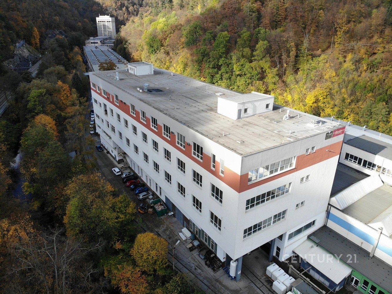 Výrobní prostory, 1 920 m²