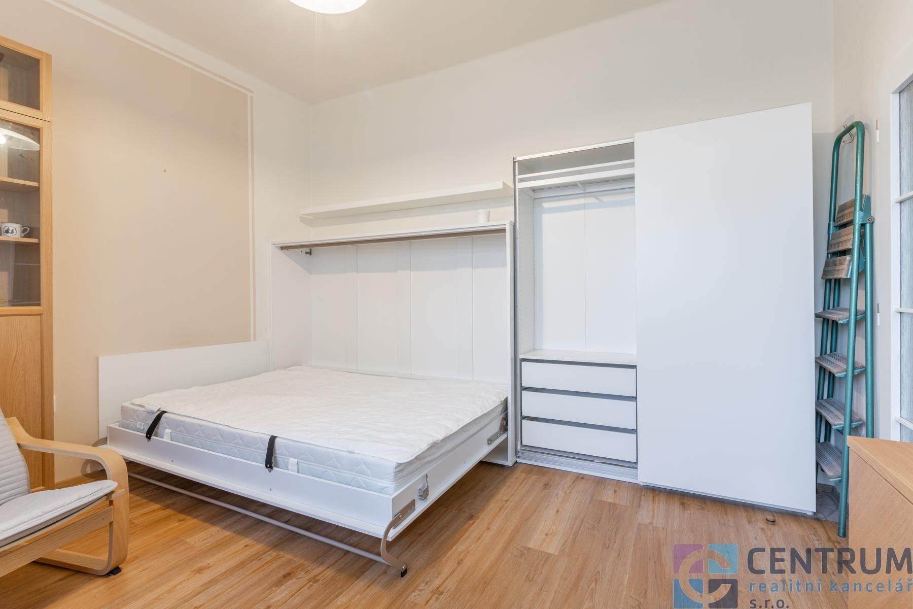 Pronájem byt 1+1 - Žitná, Praha, 27 m²