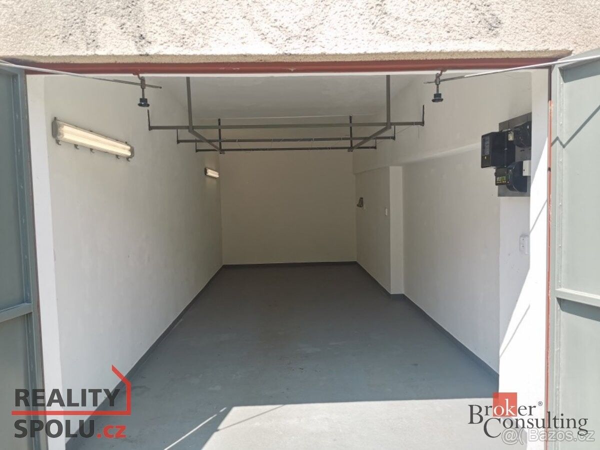 Garáže, Brno, 624 00