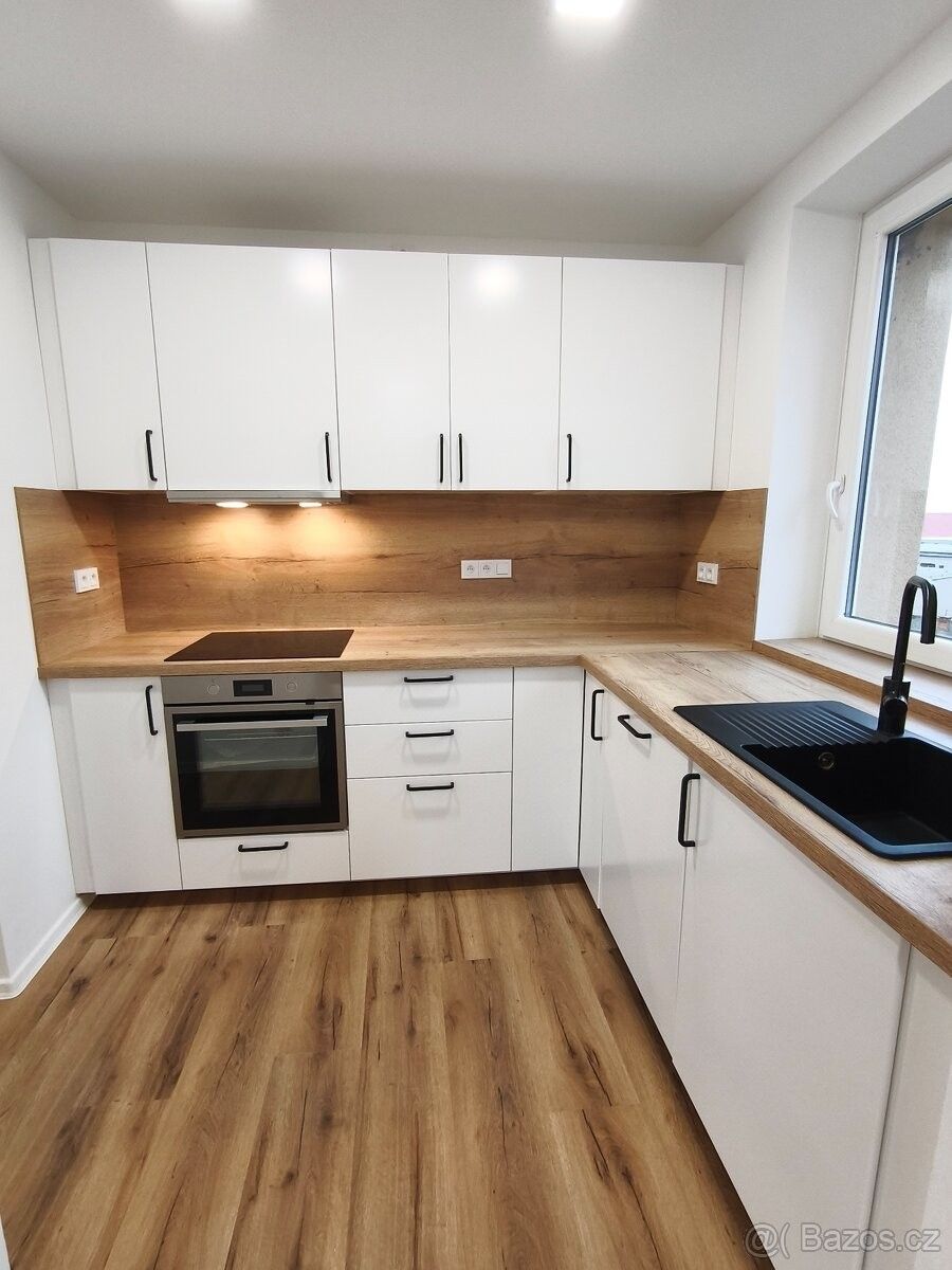 Byty, Kolín, 280 02