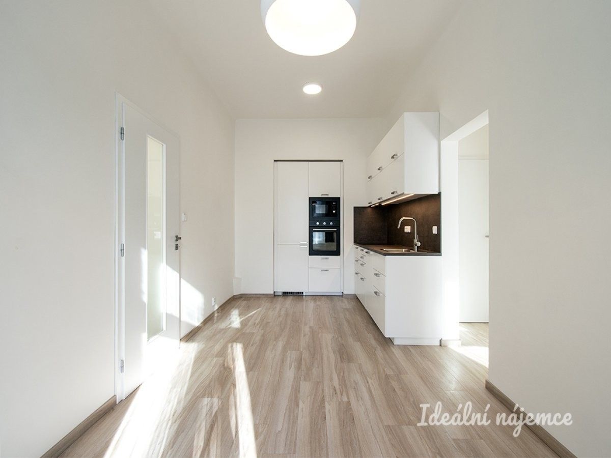 Byt 2+kk · 40 m² · Jindřicha Plachty, Praha - 3