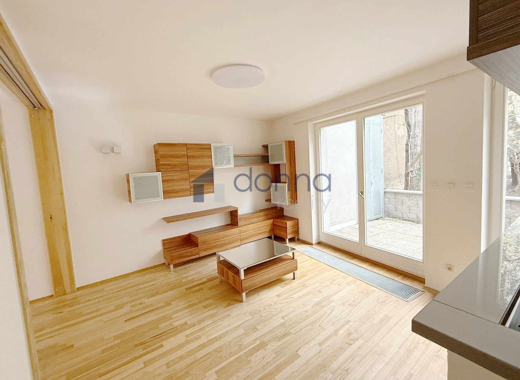 2+kk, Slezská, Praha, 60 m²
