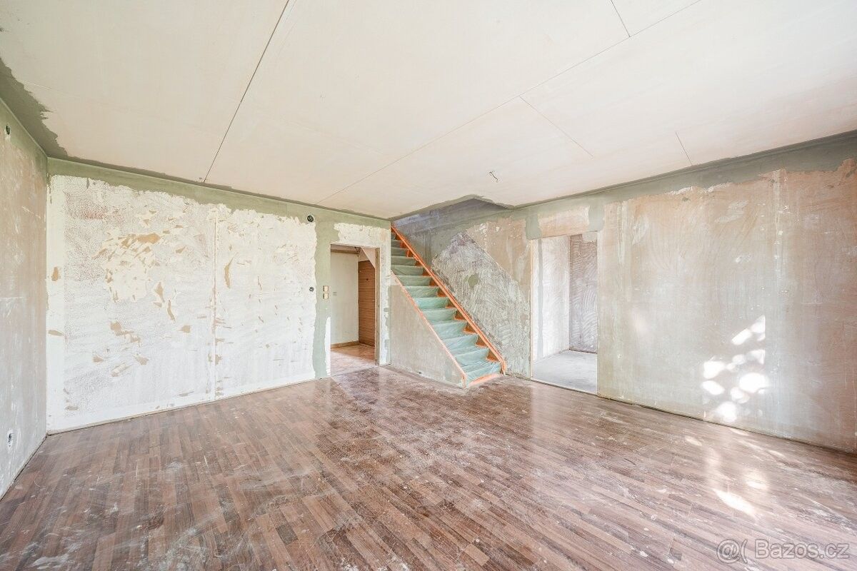 Prodej rodinný dům - Holoubkov, 338 01