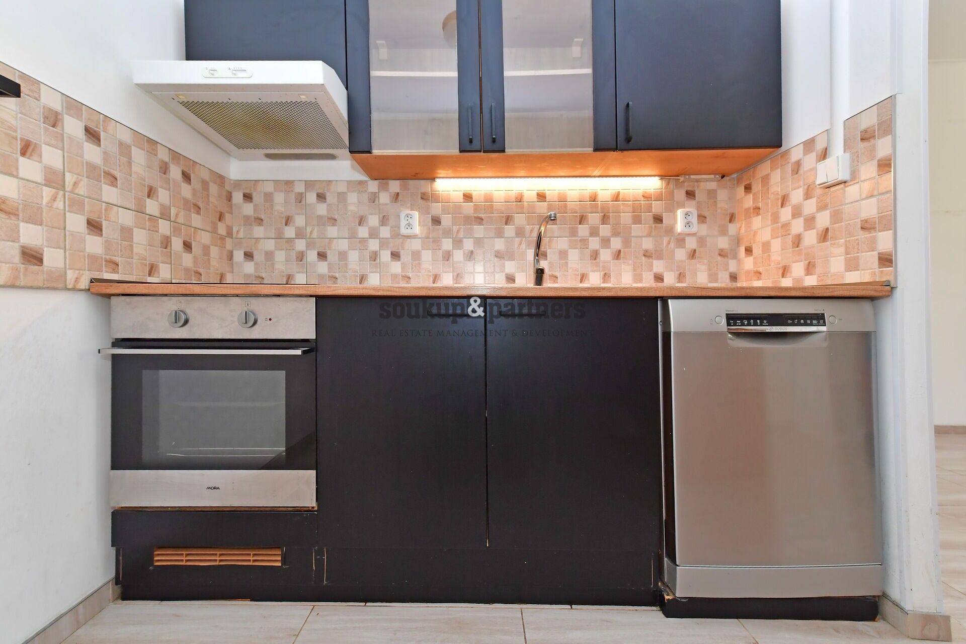Byt 2+kk · 43 m² · Manželů Dostálových, Praha - 4