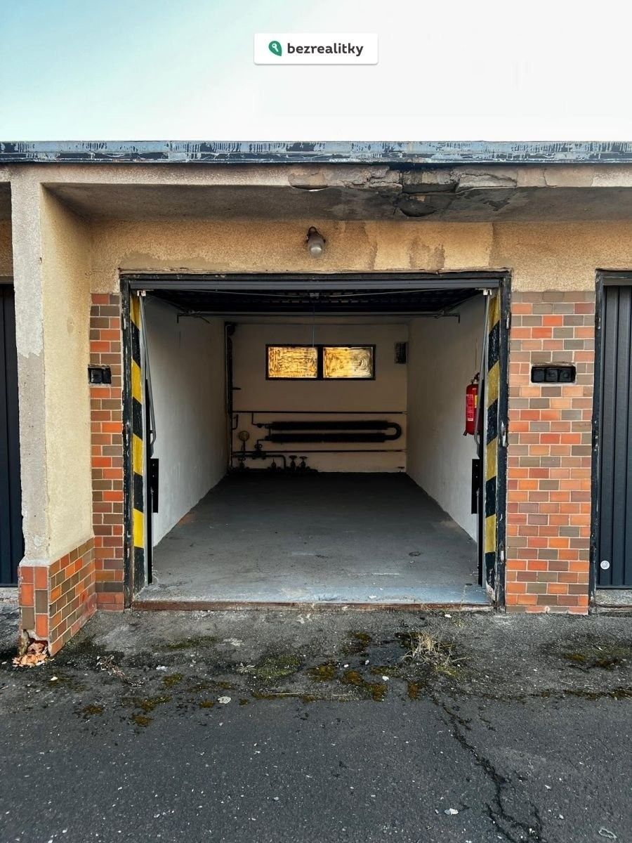 Garáže, Most, 19 m²