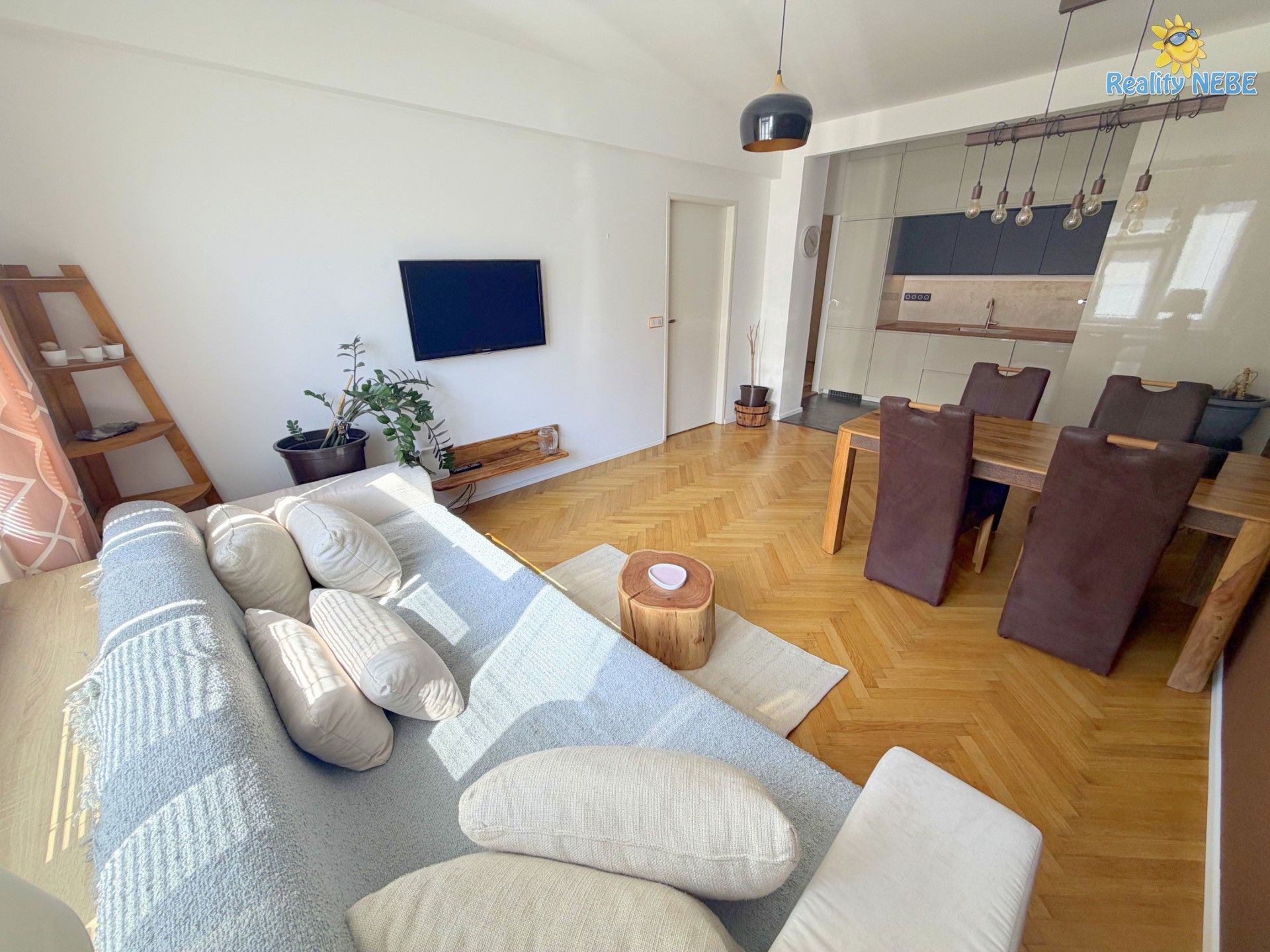 Byt 2+kk · 61 m² · Dělnická, Praha - 3